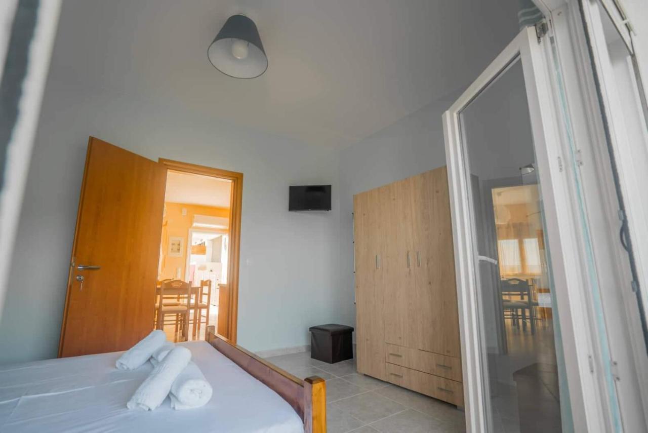Apartment Mirage By The Sea
